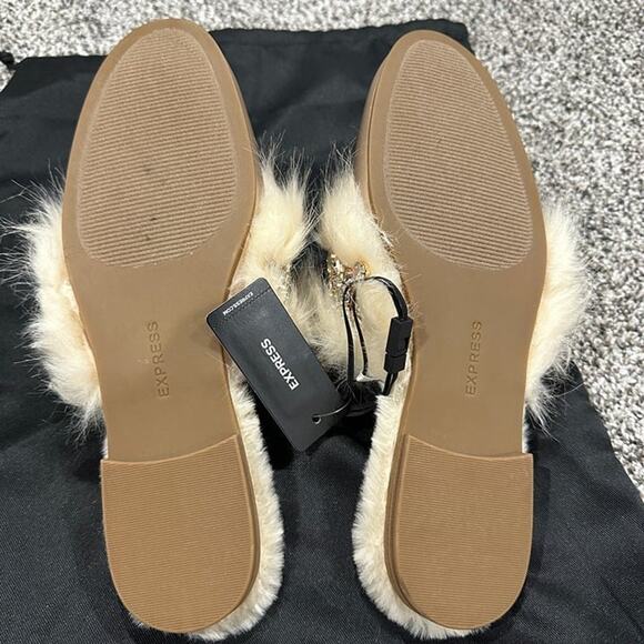 EXPRESS Satin Faux Fur Lined Embellished Rhinestone Sparkling Slippers - MEDIUM - Picture 7 of 9